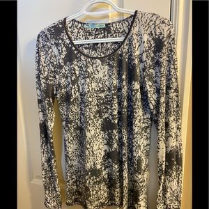 black & white patterned long sleeve